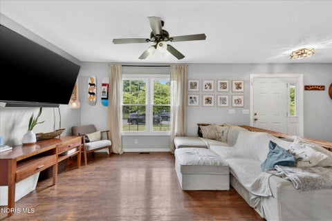 Tiny photo for 1060 Little Creek Drive, Perrysburg, OH 43551 (MLS # 10009022)