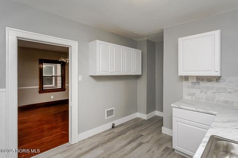 Tiny photo for 2041 Loxley Road, Toledo, OH 43613 (MLS # 10000883)