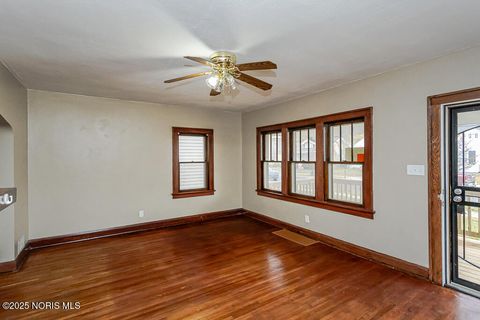 Tiny photo for 2041 Loxley Road, Toledo, OH 43613 (MLS # 10000883)