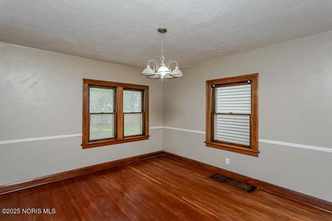 Tiny photo for 2041 Loxley Road, Toledo, OH 43613 (MLS # 10000883)