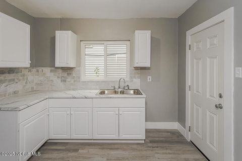 Tiny photo for 2041 Loxley Road, Toledo, OH 43613 (MLS # 10000883)