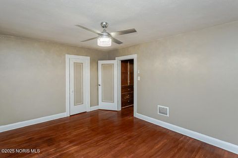 Tiny photo for 2041 Loxley Road, Toledo, OH 43613 (MLS # 10000883)