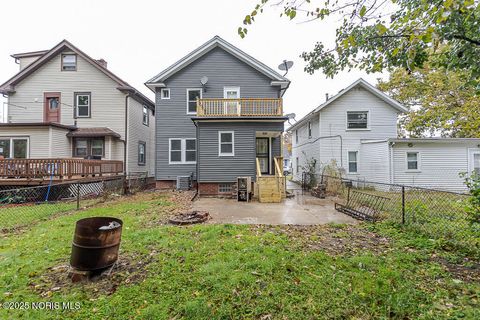Tiny photo for 2041 Loxley Road, Toledo, OH 43613 (MLS # 10000883)