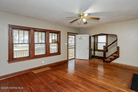 Tiny photo for 2041 Loxley Road, Toledo, OH 43613 (MLS # 10000883)