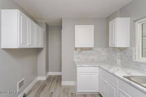 Tiny photo for 2041 Loxley Road, Toledo, OH 43613 (MLS # 10000883)