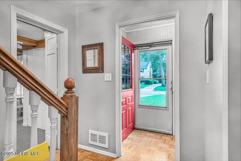Tiny photo for 4132 Sheraton Road, Ottawa Hills, OH 43606 (MLS # 10000370)