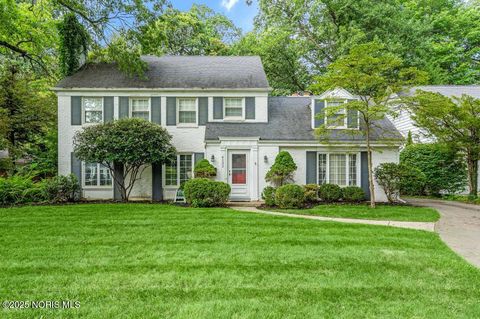 Photo of 4132 Sheraton Road, Ottawa Hills, OH 43606 (MLS # 10000370) Photo of 4132 Sheraton Road, Ottawa Hills, OH 43606 (MLS # 10000370)