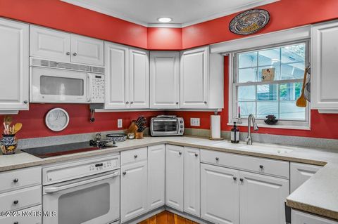 Tiny photo for 4132 Sheraton Road, Ottawa Hills, OH 43606 (MLS # 10000370)