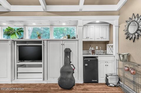 Tiny photo for 4132 Sheraton Road, Ottawa Hills, OH 43606 (MLS # 10000370)