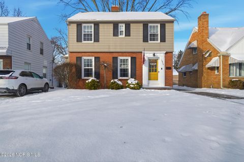 Photo of 3839 Garrison Road, Toledo, OH 43613 (MLS # 10003284)