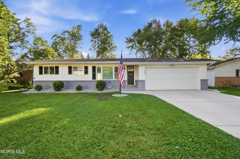 Photo of 1002 Fort Drive, Bowling Green, OH 43402 (MLS # 10013509)
