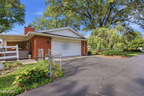 Tiny photo for 501 Bluebonnet Drive, Findlay, OH 45840 (MLS # 10014626)