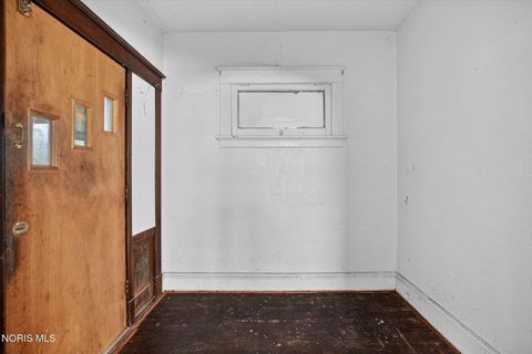 Tiny photo for 150 E Broadway Street, Toledo, OH 43605 (MLS # 10006486)