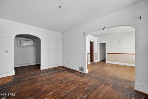 Tiny photo for 150 E Broadway Street, Toledo, OH 43605 (MLS # 10006486)