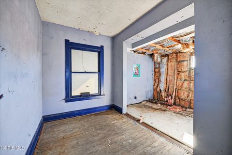 Tiny photo for 150 E Broadway Street, Toledo, OH 43605 (MLS # 10006486)