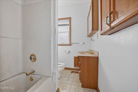 Tiny photo for 150 E Broadway Street, Toledo, OH 43605 (MLS # 10006486)