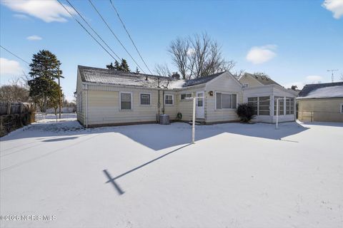 Tiny photo for 3333 Beaumont Drive, Toledo, OH 43608 (MLS # 10003423)