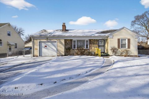 Tiny photo for 3333 Beaumont Drive, Toledo, OH 43608 (MLS # 10003423)