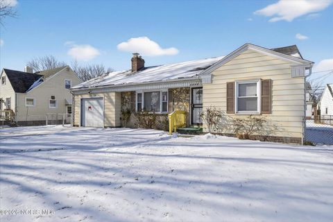 Tiny photo for 3333 Beaumont Drive, Toledo, OH 43608 (MLS # 10003423)