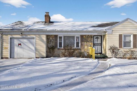 Tiny photo for 3333 Beaumont Drive, Toledo, OH 43608 (MLS # 10003423)