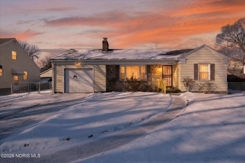 Photo of 3333 Beaumont Drive, Toledo, OH 43608 (MLS # 10003423)