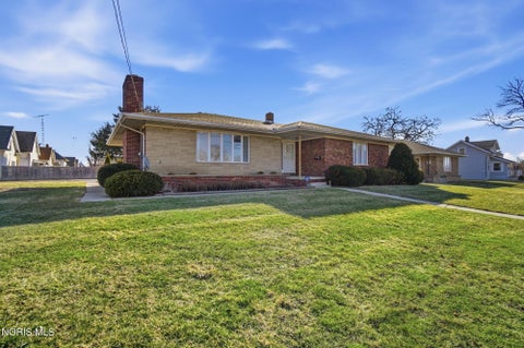 Tiny photo for 611 Miami Street, Toledo, OH 43605 (MLS # 10014270)
