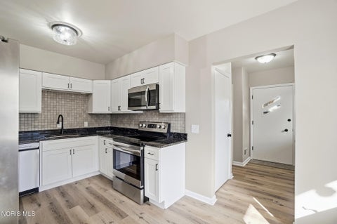 Tiny photo for 611 Miami Street, Toledo, OH 43605 (MLS # 10014270)