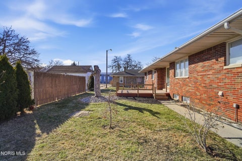 Tiny photo for 611 Miami Street, Toledo, OH 43605 (MLS # 10014270)