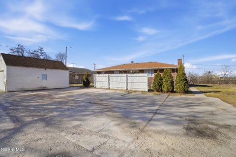 Tiny photo for 611 Miami Street, Toledo, OH 43605 (MLS # 10014270)