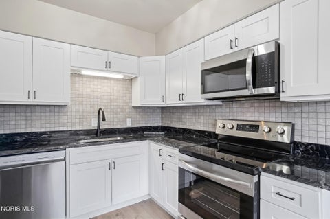 Tiny photo for 611 Miami Street, Toledo, OH 43605 (MLS # 10014270)
