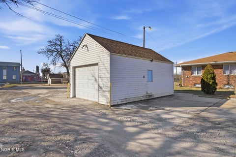 Tiny photo for 611 Miami Street, Toledo, OH 43605 (MLS # 10014270)