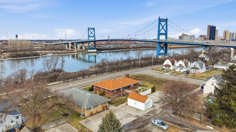 Tiny photo for 611 Miami Street, Toledo, OH 43605 (MLS # 10014270)