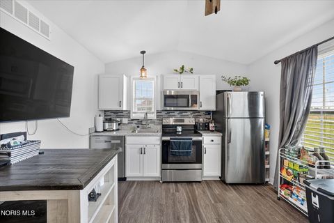 Tiny photo for 24120 W Walbridge Road, Millbury, OH 43447 (MLS # 10008105)