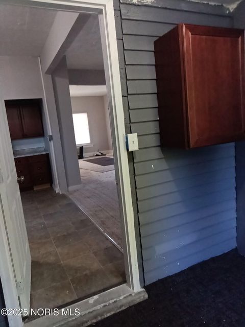 Tiny photo for 518 South Avenue, Toledo, OH 43609 (MLS # 10000224)