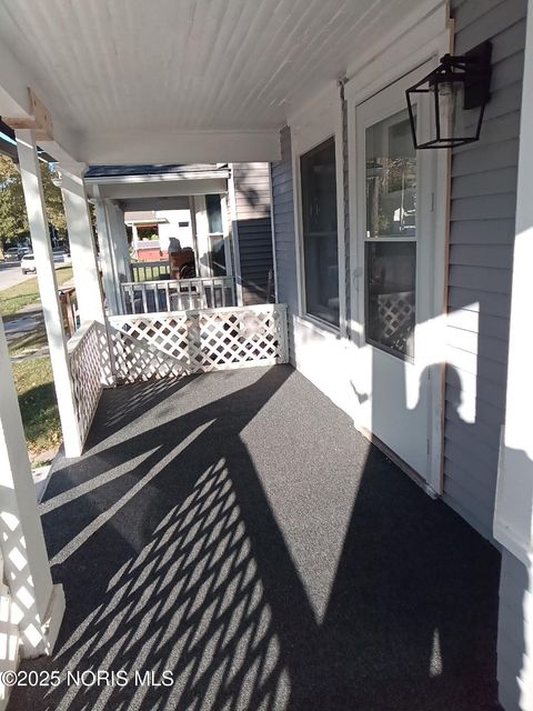 Tiny photo for 518 South Avenue, Toledo, OH 43609 (MLS # 10000224)