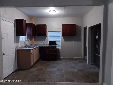Tiny photo for 518 South Avenue, Toledo, OH 43609 (MLS # 10000224)
