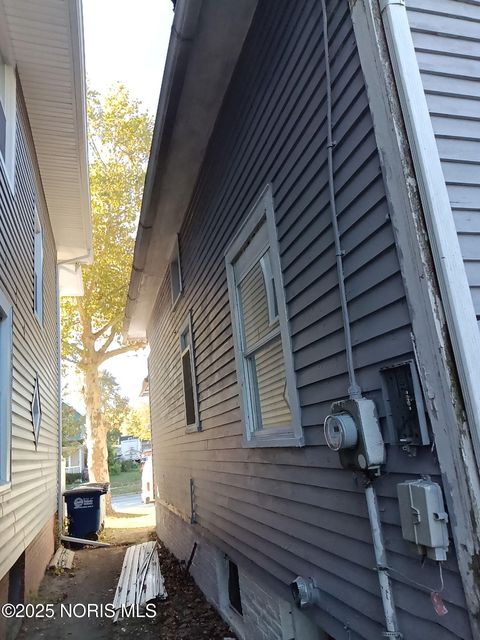 Tiny photo for 518 South Avenue, Toledo, OH 43609 (MLS # 10000224)