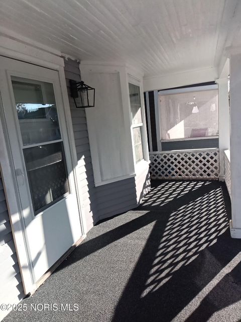 Tiny photo for 518 South Avenue, Toledo, OH 43609 (MLS # 10000224)