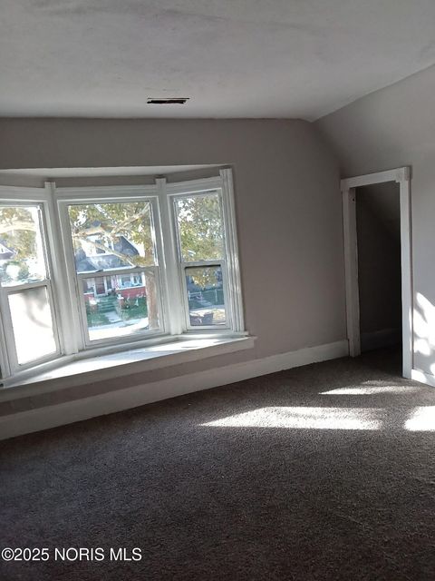 Tiny photo for 518 South Avenue, Toledo, OH 43609 (MLS # 10000224)