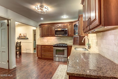 Tiny photo for 1917 Imperial Lane, Findlay, OH 45840 (MLS # 10012619)