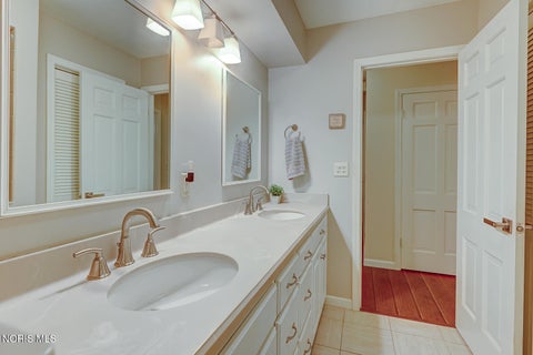 Tiny photo for 1917 Imperial Lane, Findlay, OH 45840 (MLS # 10012619)