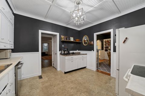 Tiny photo for 300 Elm Street, Findlay, OH 45840 (MLS # 10006803)