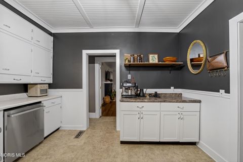 Tiny photo for 300 Elm Street, Findlay, OH 45840 (MLS # 10006803)