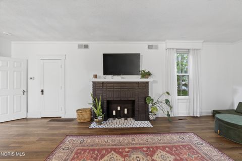 Tiny photo for 300 Elm Street, Findlay, OH 45840 (MLS # 10006803)