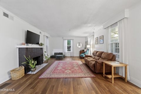 Tiny photo for 300 Elm Street, Findlay, OH 45840 (MLS # 10006803)