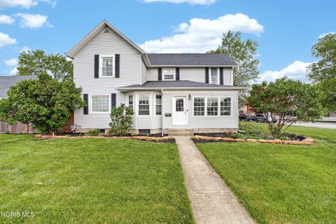 Photo of 300 Elm Street, Findlay, OH 45840 (MLS # 10006803)