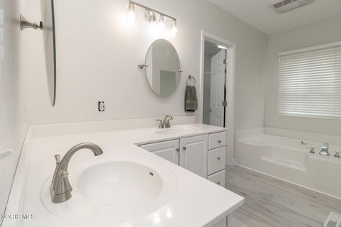 Tiny photo for 300 Twinbrook Drive, Perrysburg, OH 43551 (MLS # 10006152)