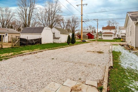 Tiny photo for 826 S Spring Street, Bucyrus, OH 44820 (MLS # 10005402)