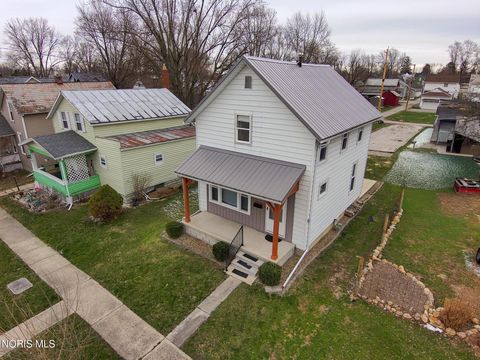 Tiny photo for 826 S Spring Street, Bucyrus, OH 44820 (MLS # 10005402)