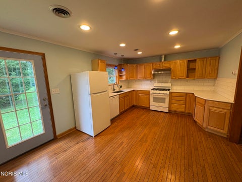 Tiny photo for 5356 Nebraska Avenue, Toledo, OH 43615 (MLS # 10012329)